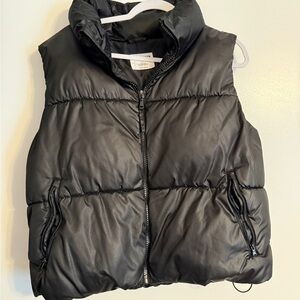 Old Navy Charcoal Puffer Vest